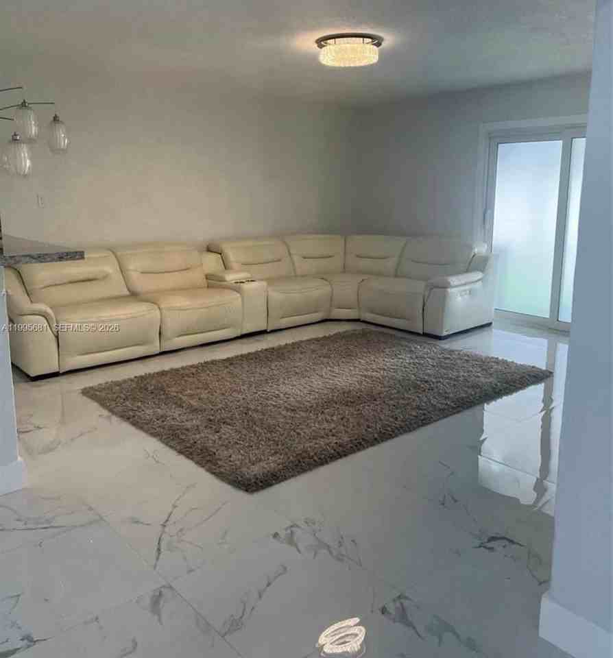 19314 Sw 121st Ct - Photo 4 of 17