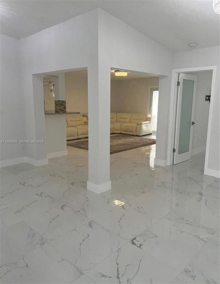 19314 Sw 121st Ct - Photo 5 of 17