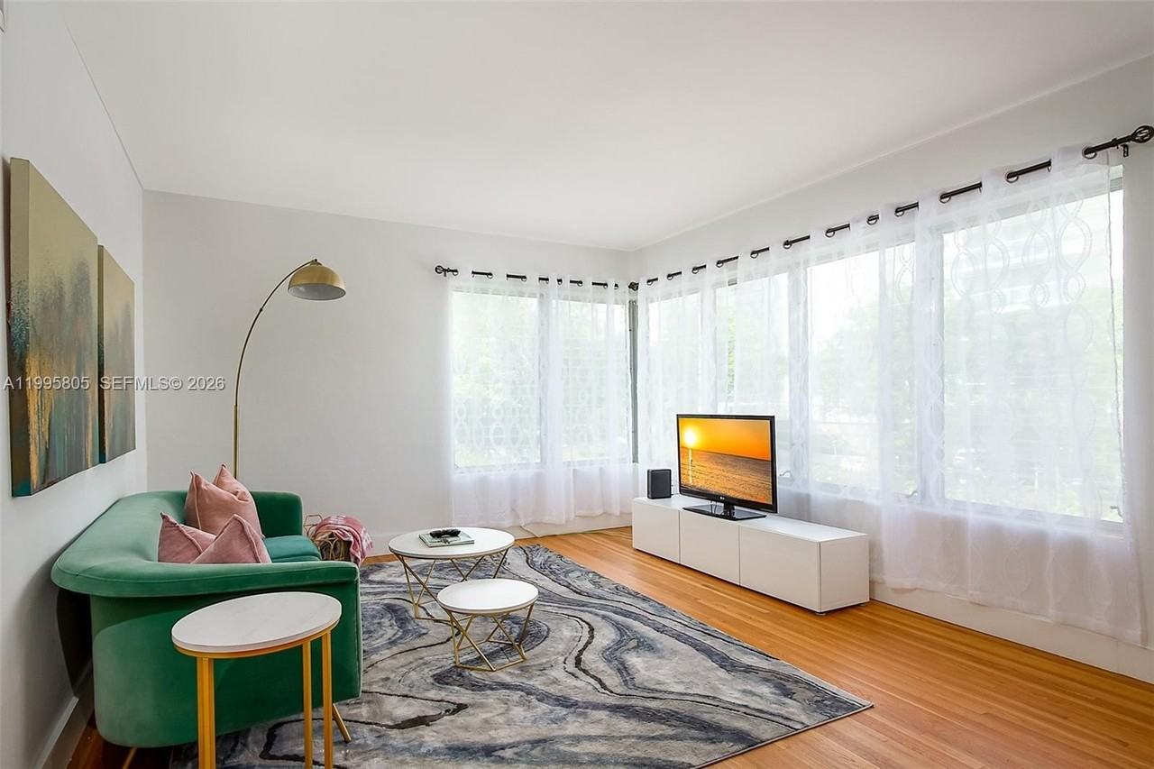 10081 W Bay Harbor Dr #4 - Photo 6 of 27