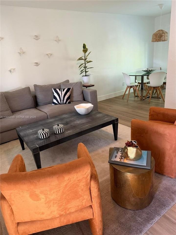 11201 Ne 10th Ave #11201 - Photo 2 of 9