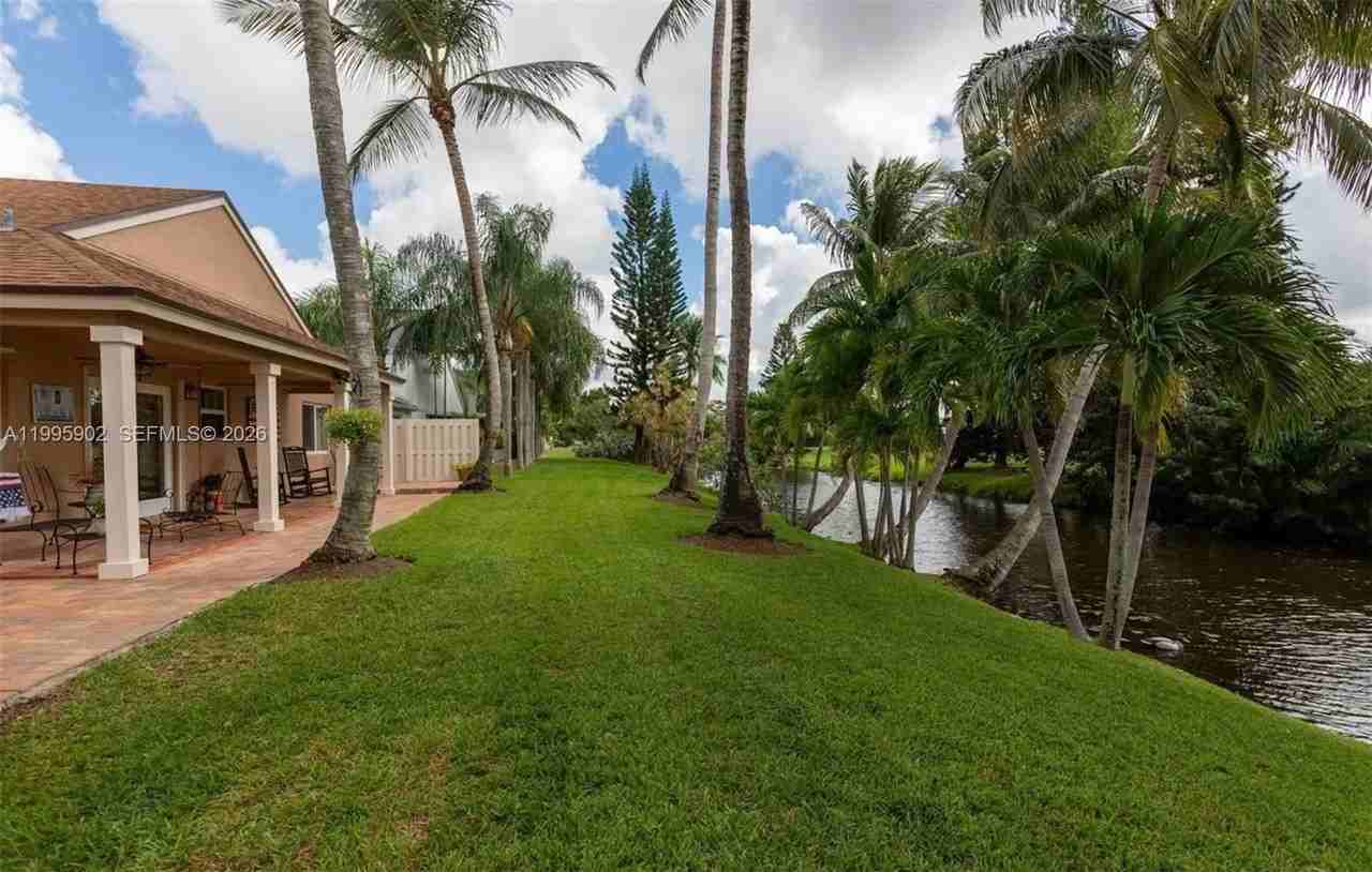 1190 Sw 108th Way - Photo 2 of 13