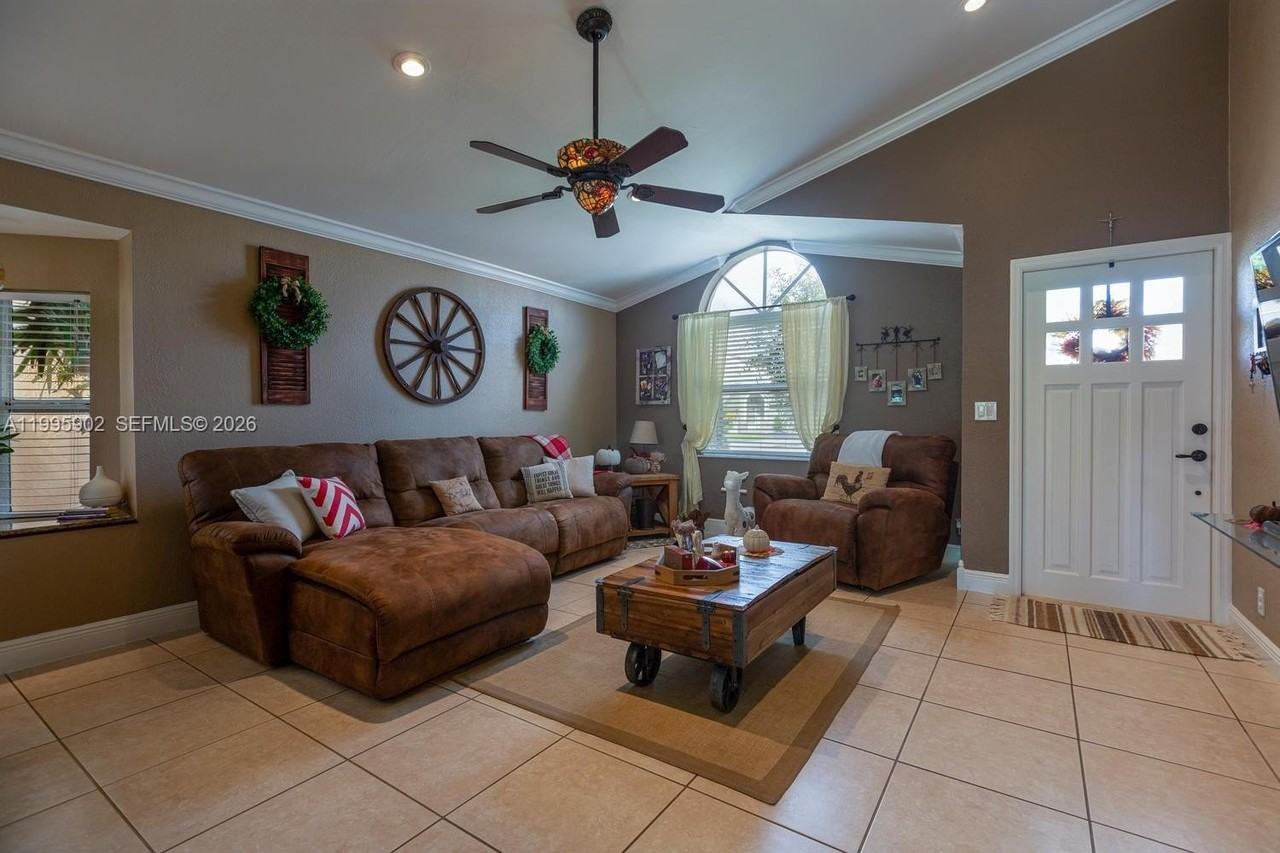 1190 Sw 108th Way - Photo 4 of 13