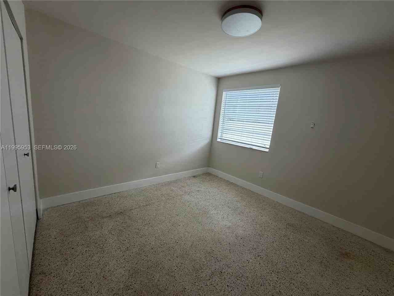 1607 Nw 16th Ave #1 - Photo 5 of 6