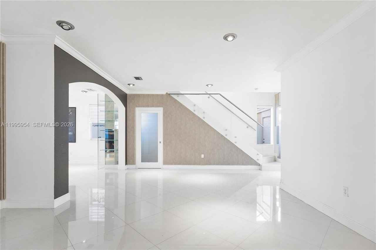 2424 Sw 152nd Path - Photo 4 of 31