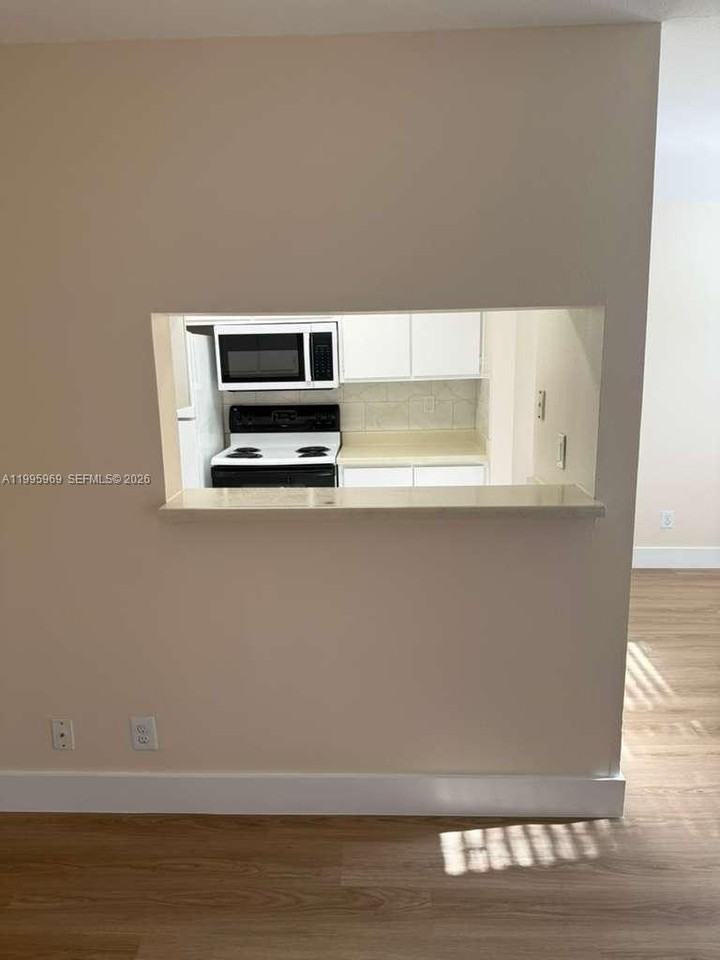 4085 Nw 87th Ave #4085 - Photo 2 of 21