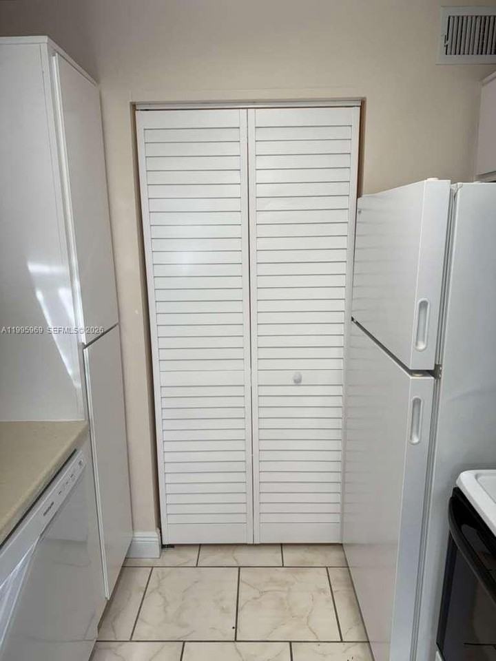 4085 Nw 87th Ave #4085 - Photo 5 of 21