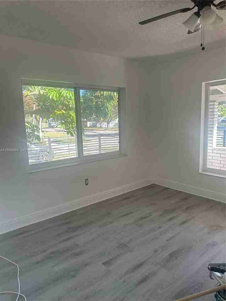 12690 Nw 10th Ave - Photo 4 of 12