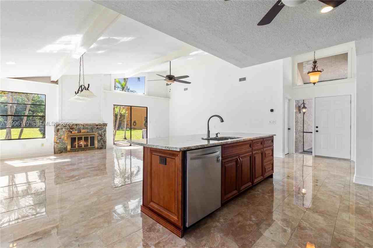 21344 Escondido Way S - Photo 5 of 27