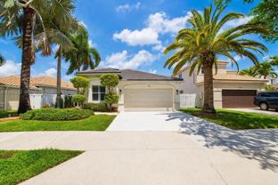 717 Tanglewood Cir - Photo 1 of 1