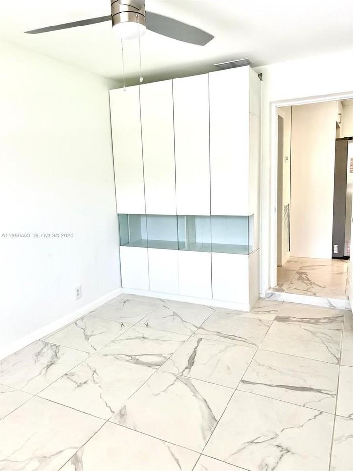 329 Sw 3rd St - Photo 6 of 24