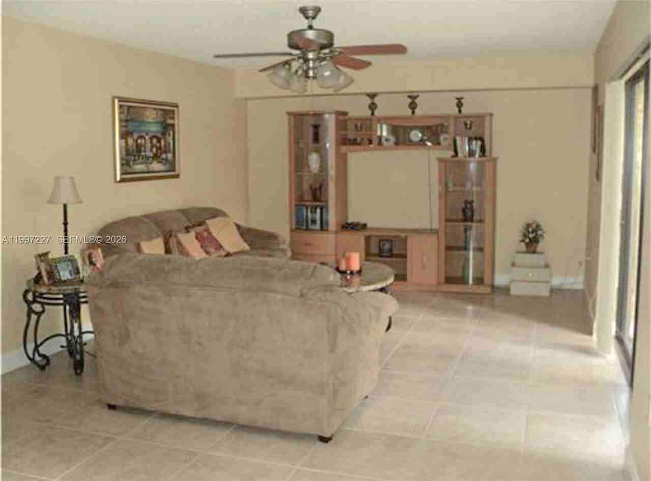 601 Green Springs Pl #601 - Photo 3 of 14