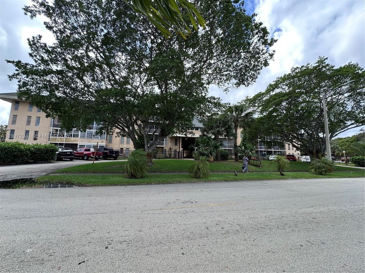 4848 Nw 24th Ct #412