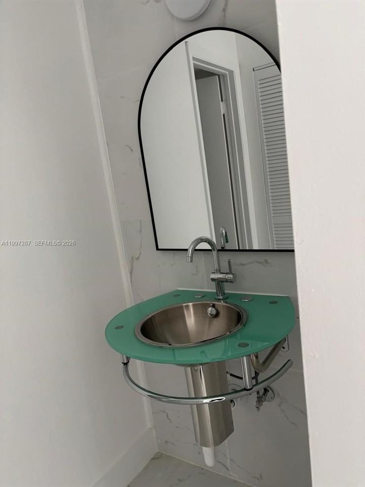 18840 Nw 57th Ave #301 - Photo 6 of 16