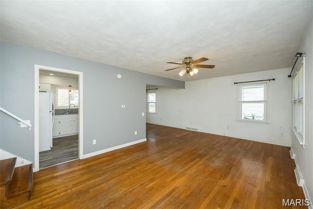 405 N Moore St - Photo 4 of 34