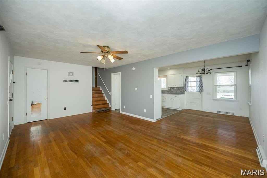 405 N Moore St - Photo 6 of 34