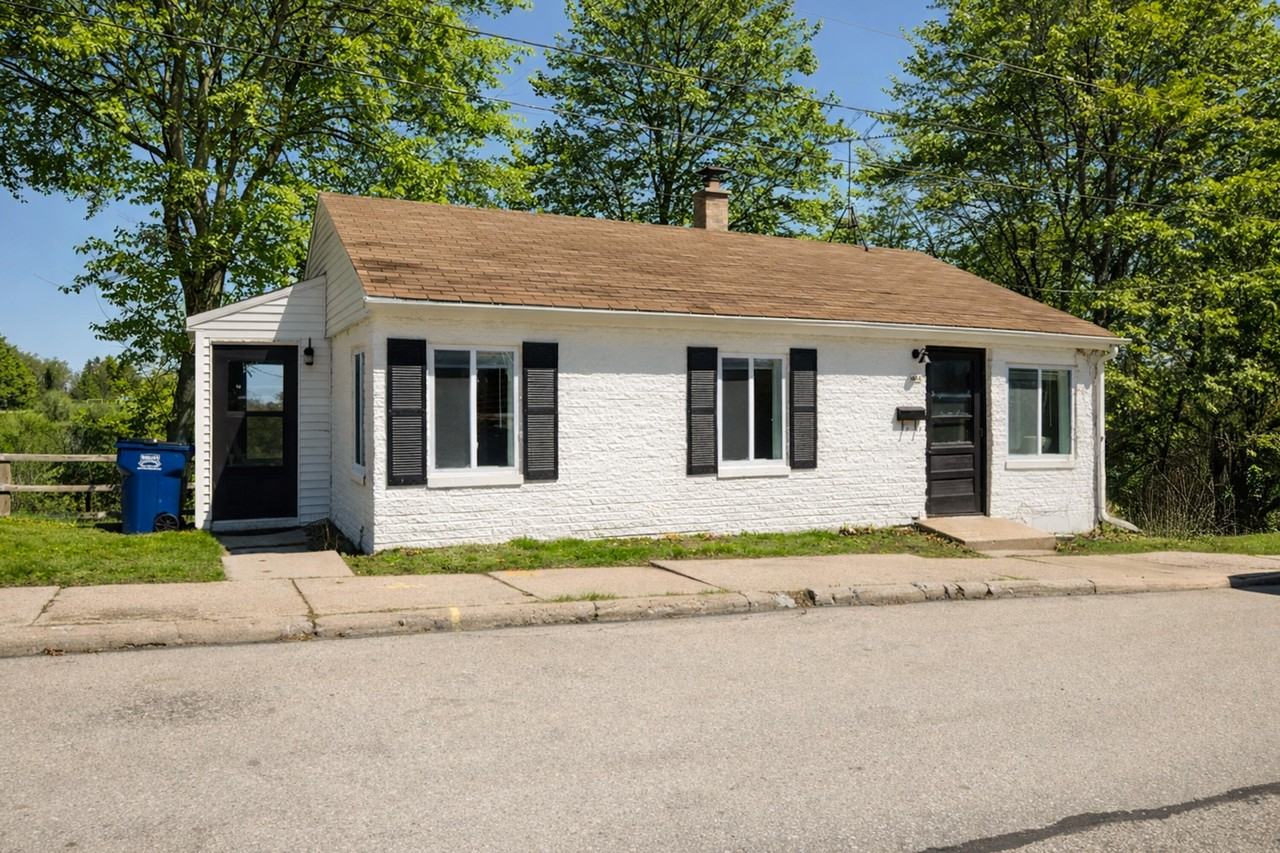 446 N Powers St - Photo 2 of 22