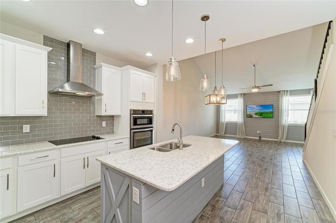 11607 Brookside Dr - Photo 6 of 50