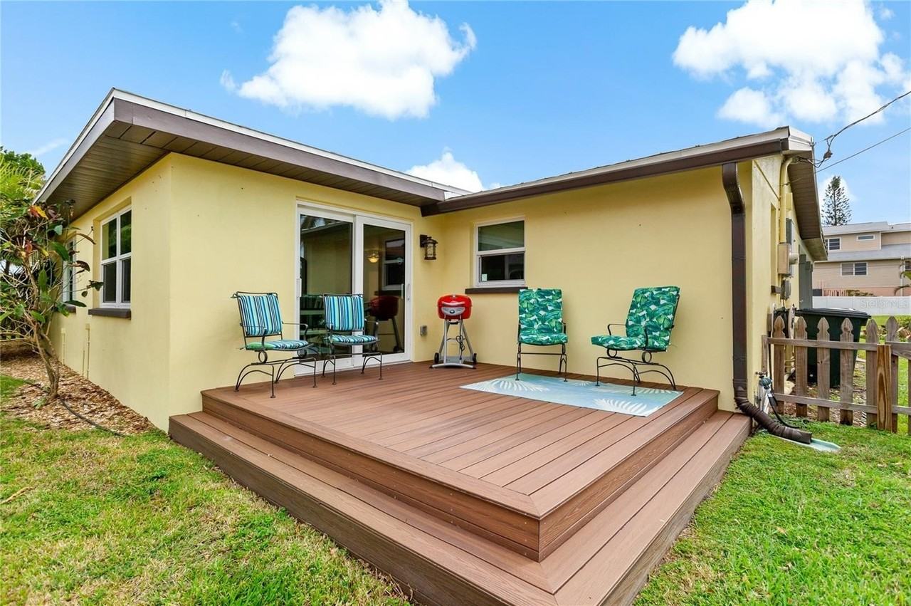 1675 Blakemore Ln - Photo 5 of 44