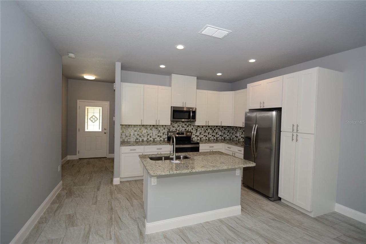 25 Rosepetal Ln #B - Photo 3 of 26