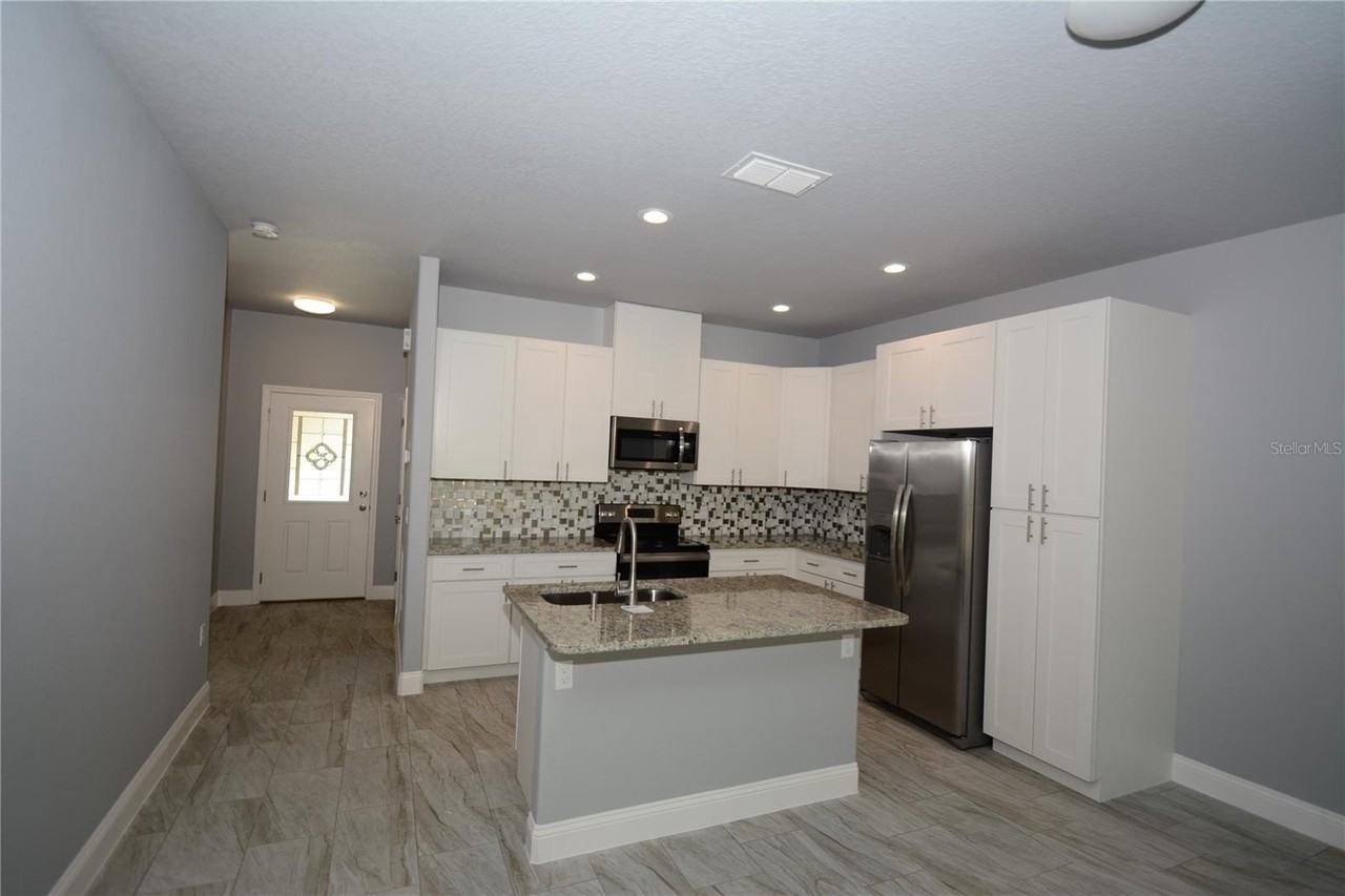 25 Rosepetal Ln #B - Photo 5 of 26