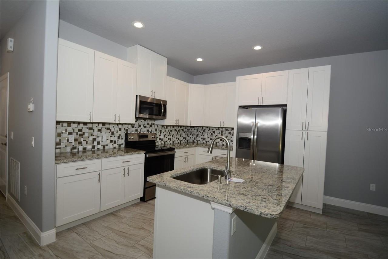 25 Rosepetal Ln #B - Photo 6 of 26