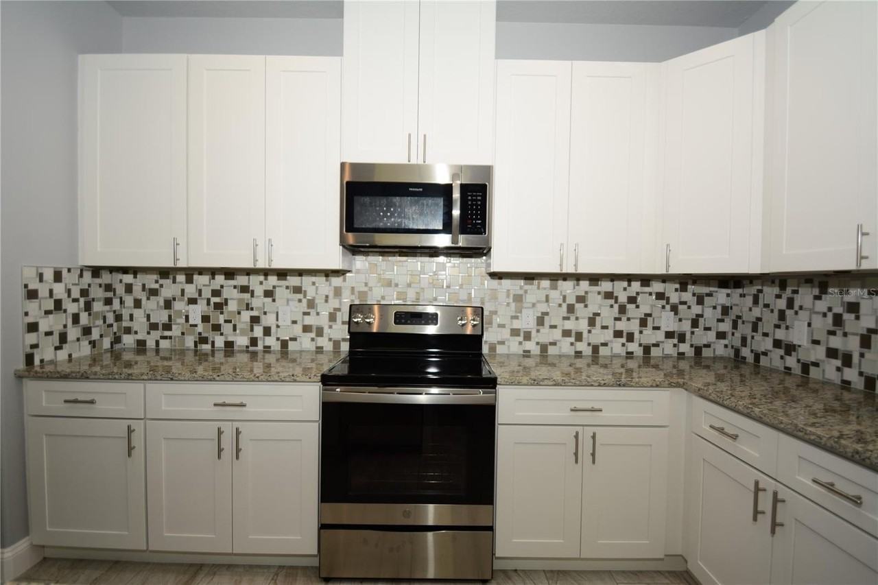 25 Rosepetal Ln #B - Photo 7 of 26