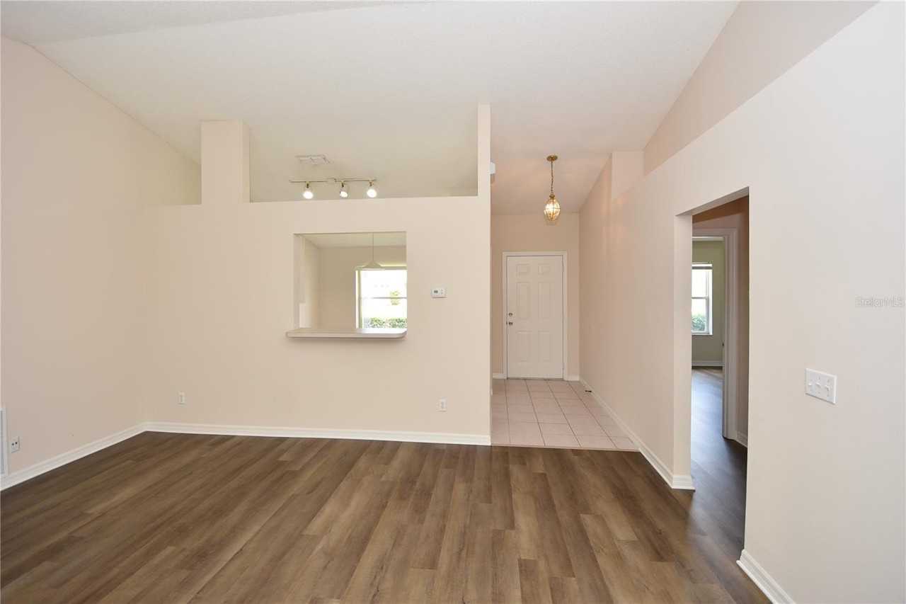 19 Burning Ember Ln - Photo 3 of 28