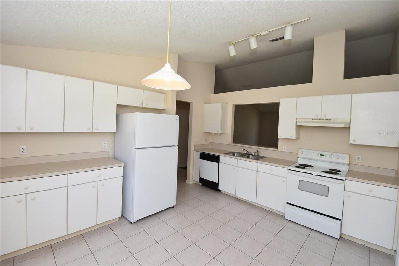 19 Burning Ember Ln - Photo 5 of 28