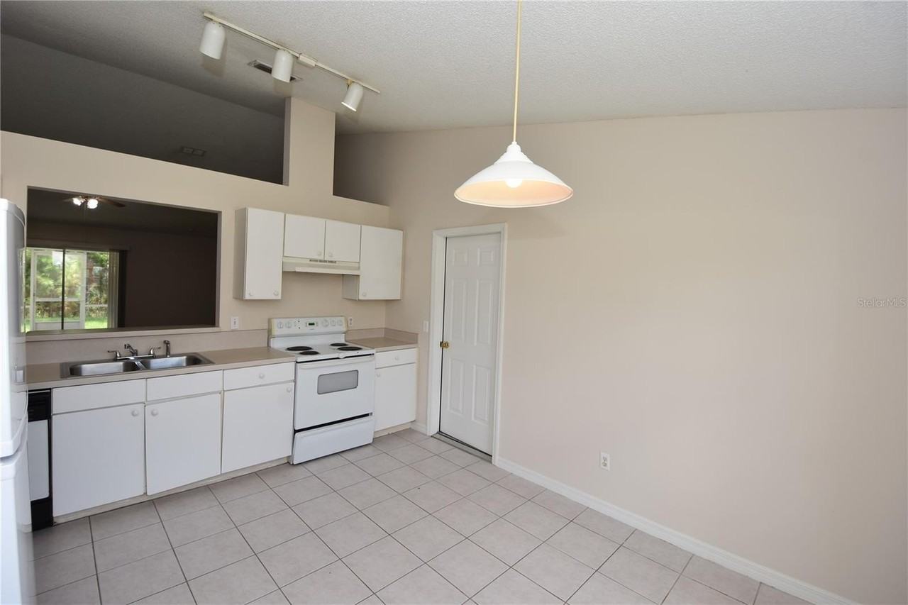 19 Burning Ember Ln - Photo 6 of 28