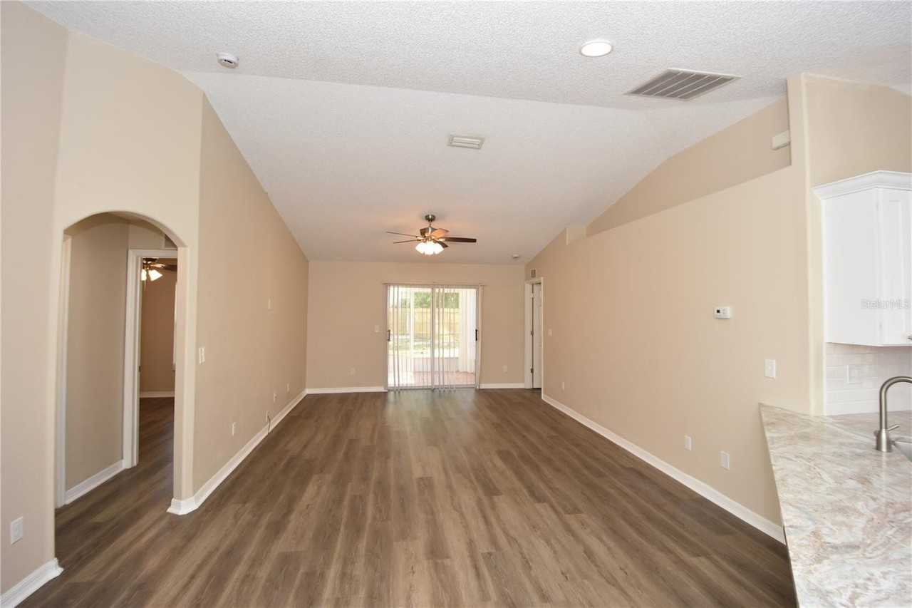 6 Seckel Ct - Photo 2 of 33