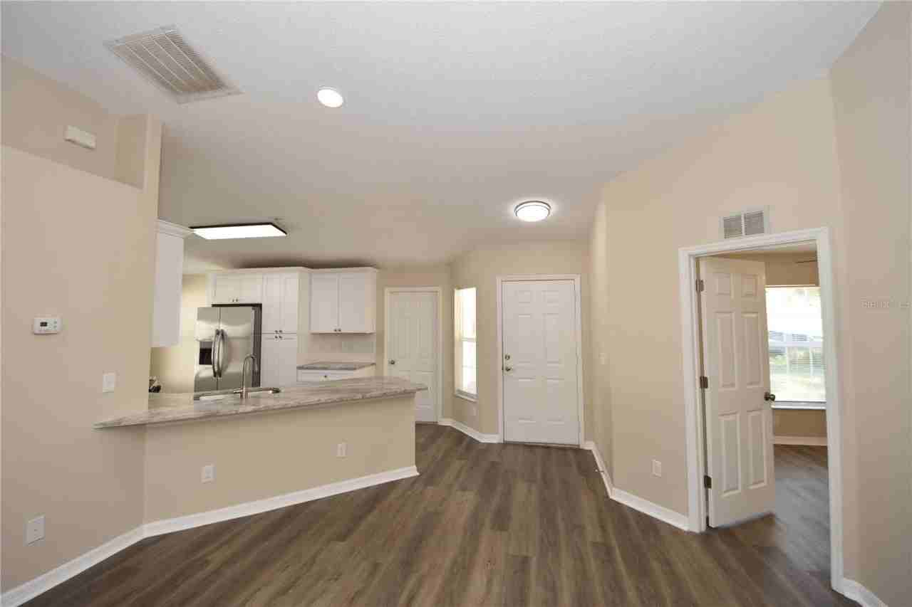 6 Seckel Ct - Photo 3 of 33