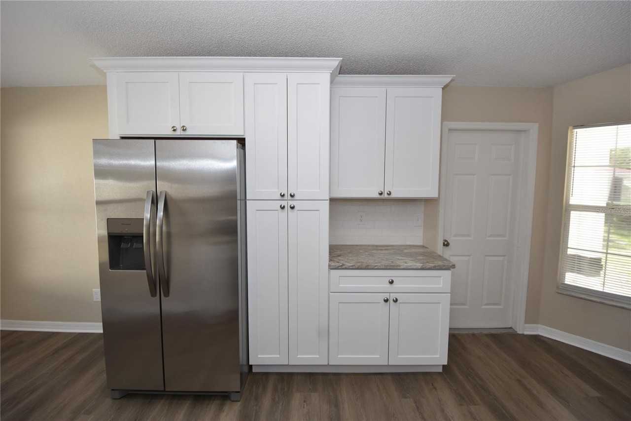 6 Seckel Ct - Photo 5 of 33