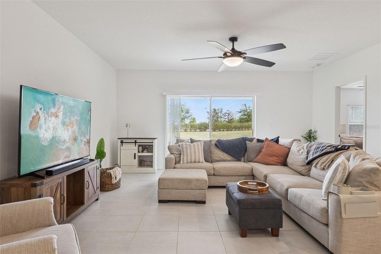 1099 Calico Pointe Cir - Photo 4 of 40