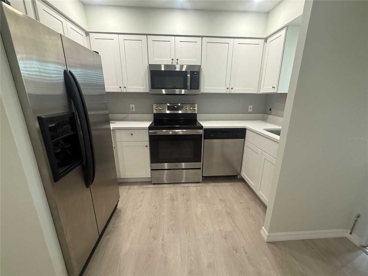 2118 Michele Dr - Photo 3 of 16