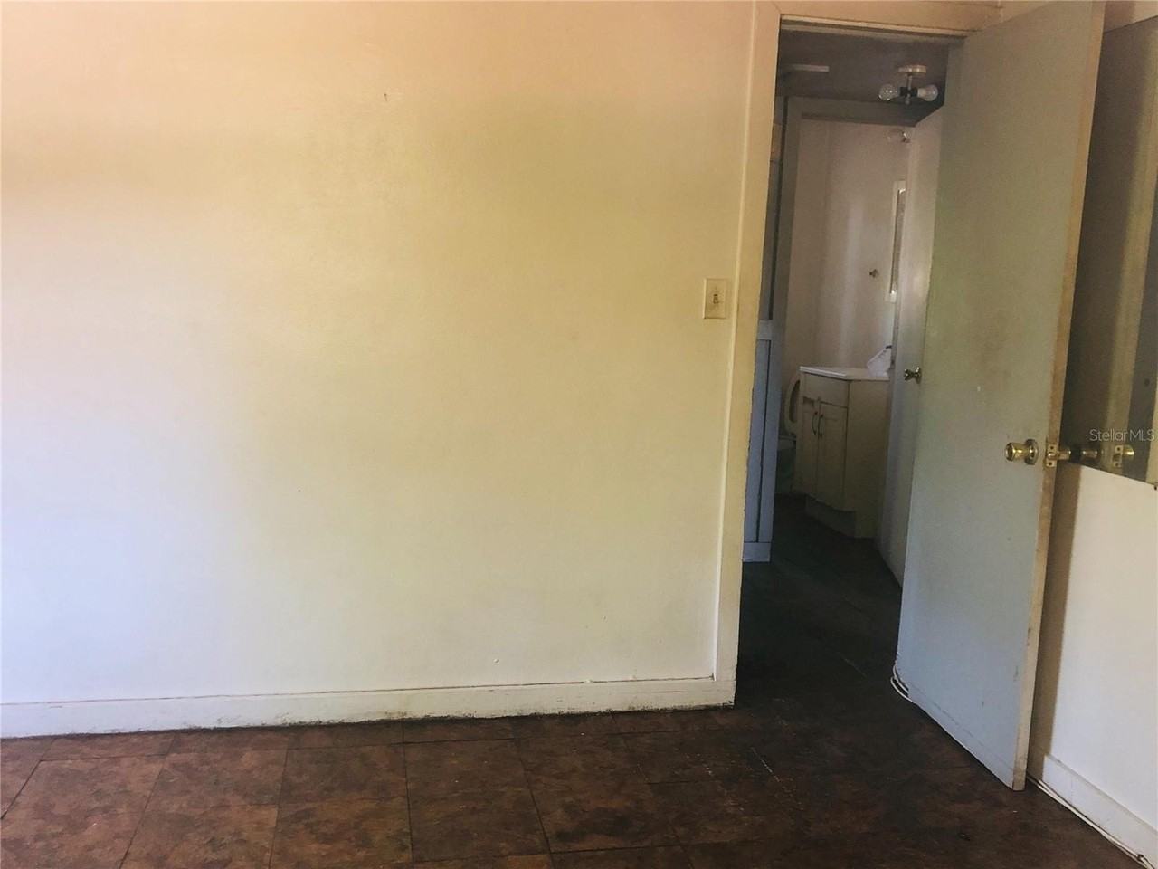 2312 Fairfax St - Photo 2 of 10