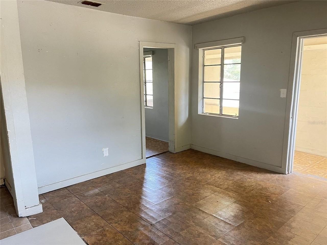 2312 Fairfax St - Photo 3 of 10
