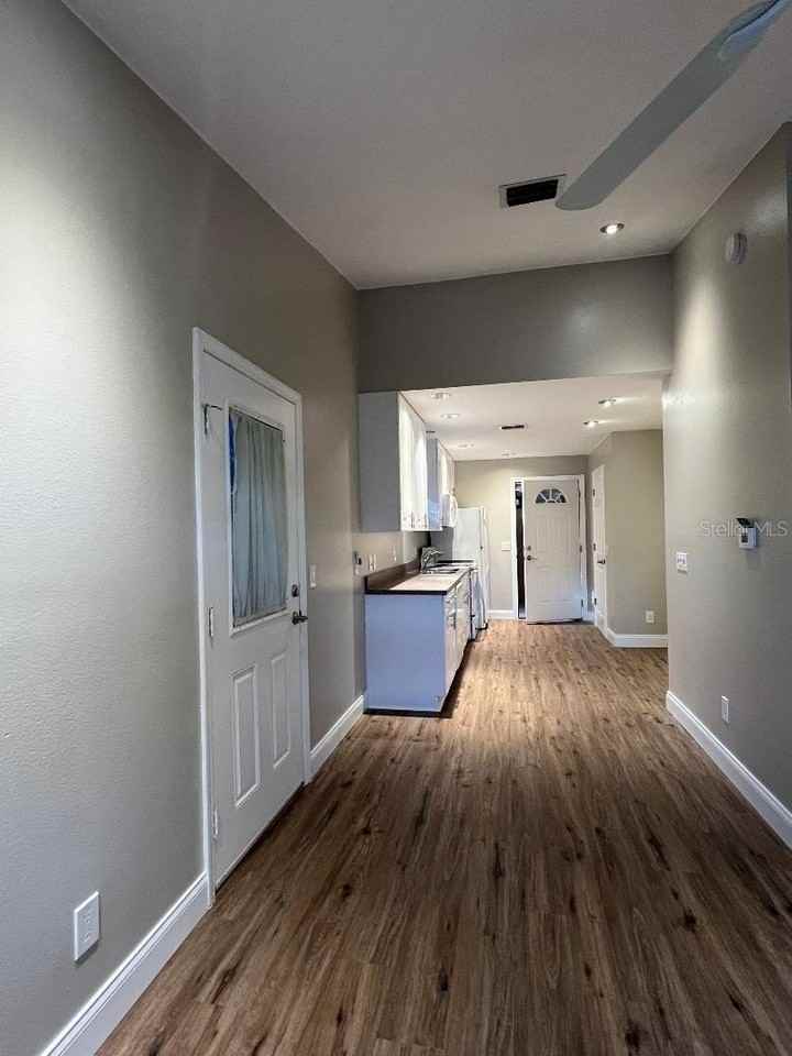 270 E Lake Ave - Photo 5 of 17