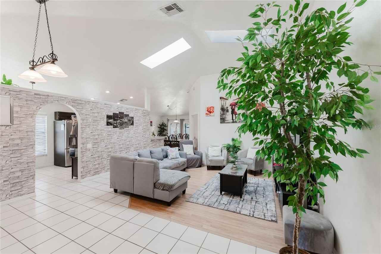 8859 Fort Jefferson Blvd - Photo 6 of 50