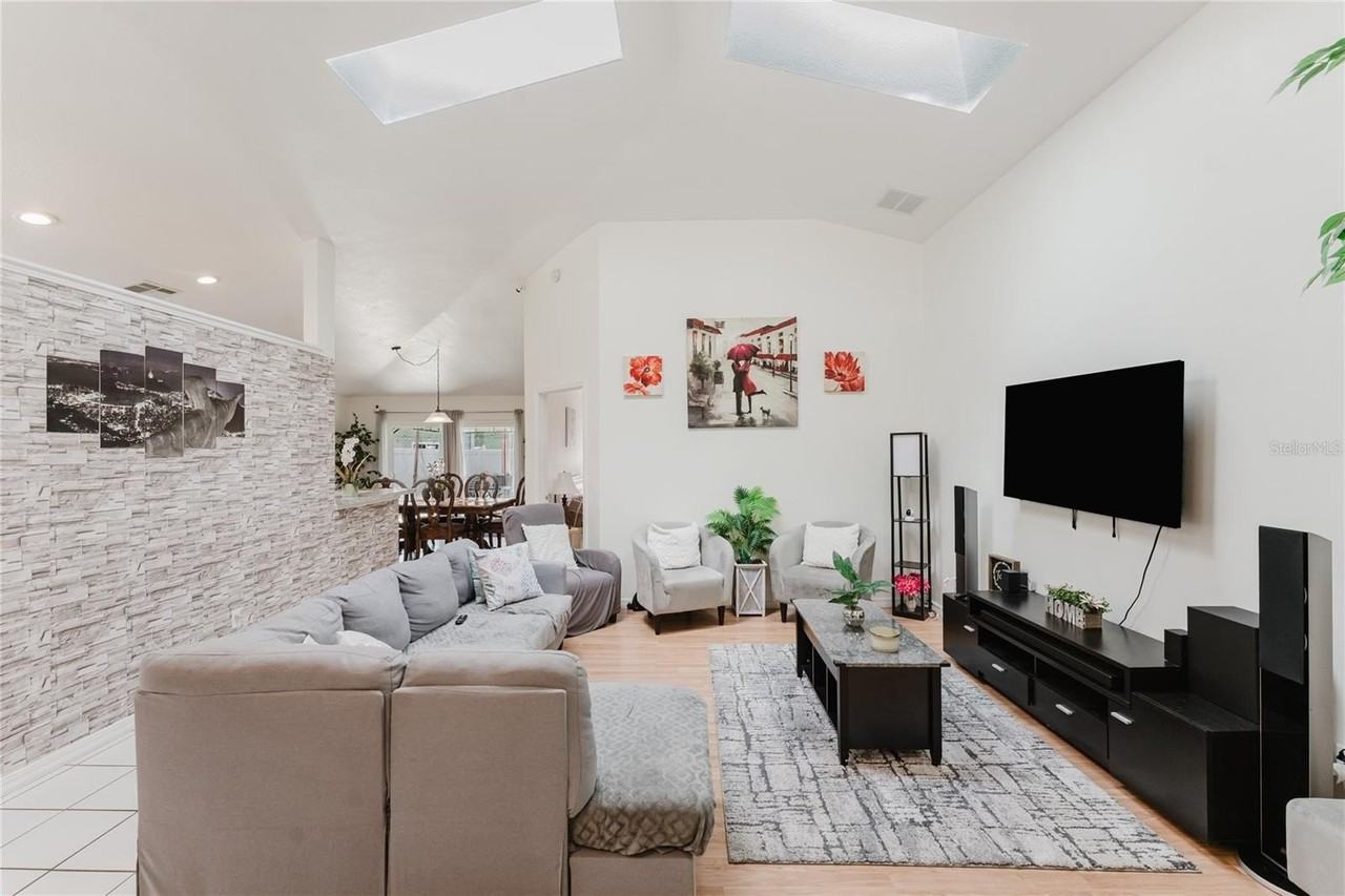 8859 Fort Jefferson Blvd - Photo 7 of 50