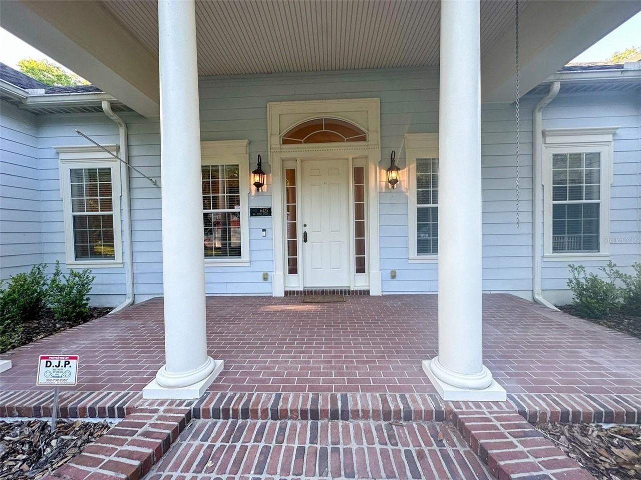 6425 Nw 202nd Pl - Photo 2 of 50