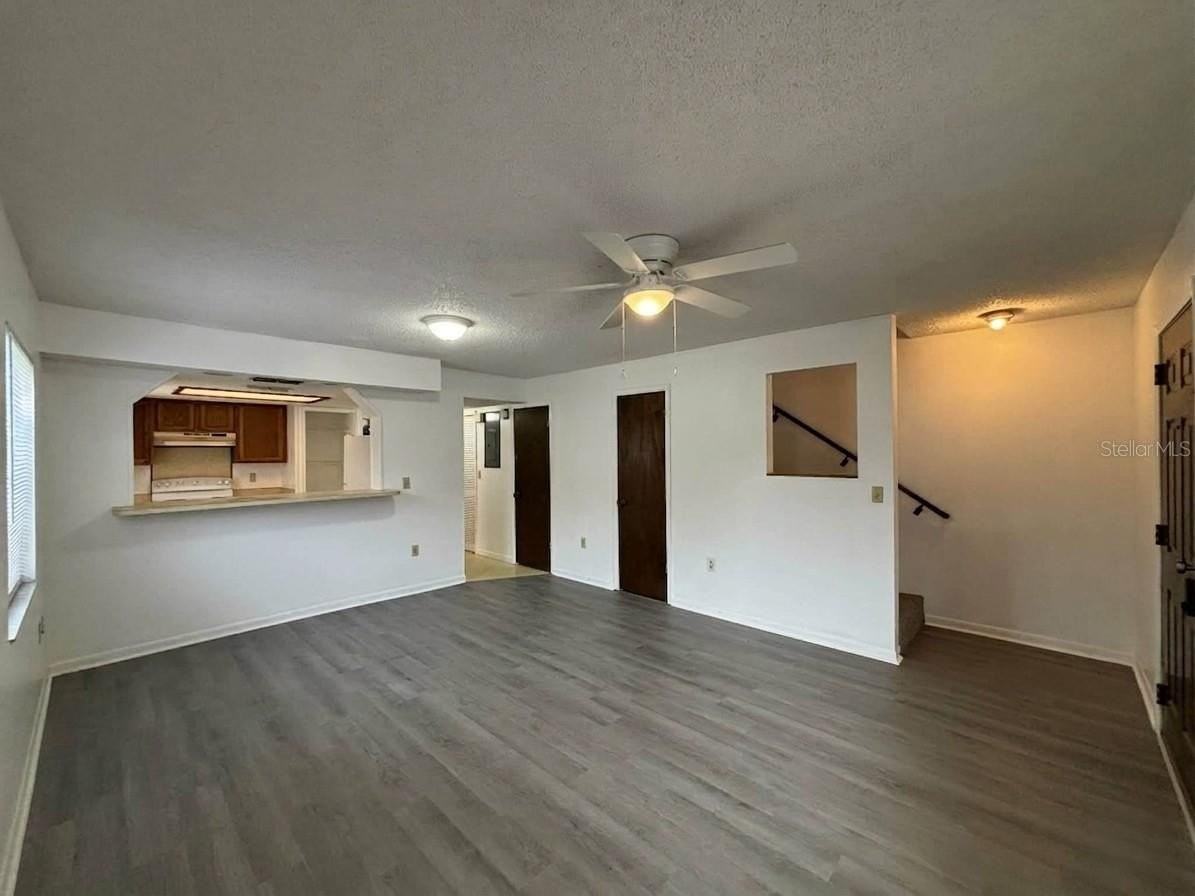 820 S Floral Ave - Photo 4 of 12