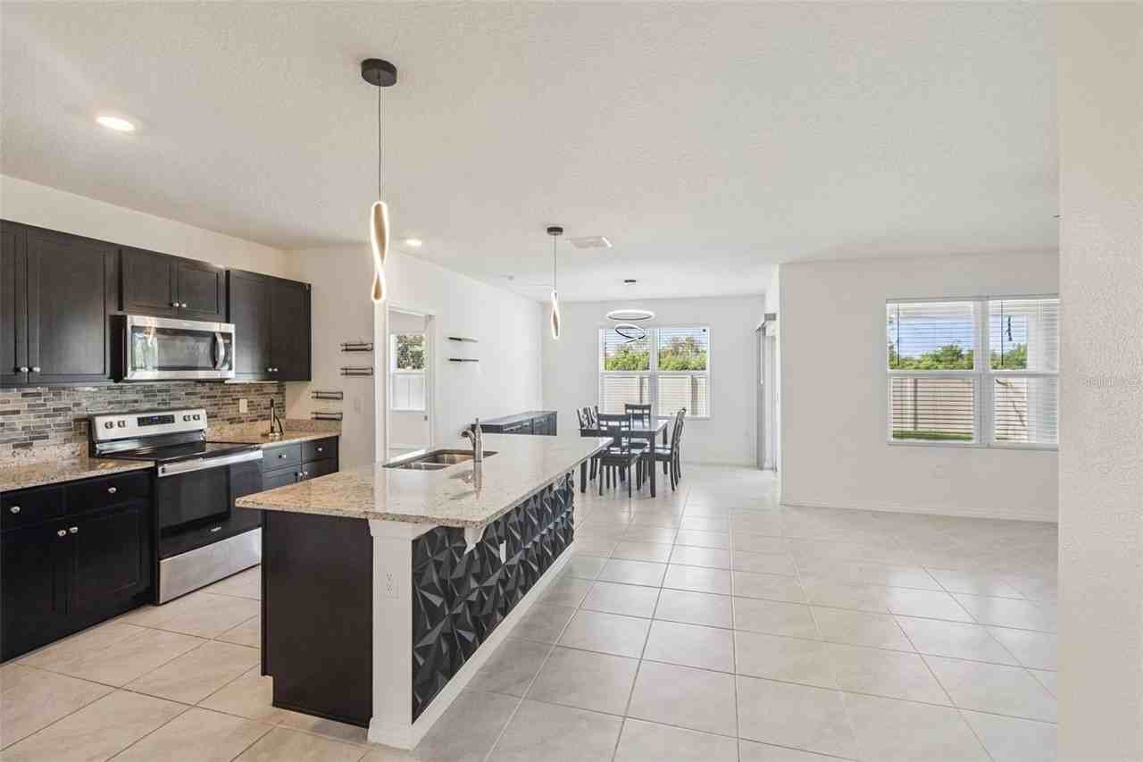 544 Park Place Blvd - Photo 6 of 35