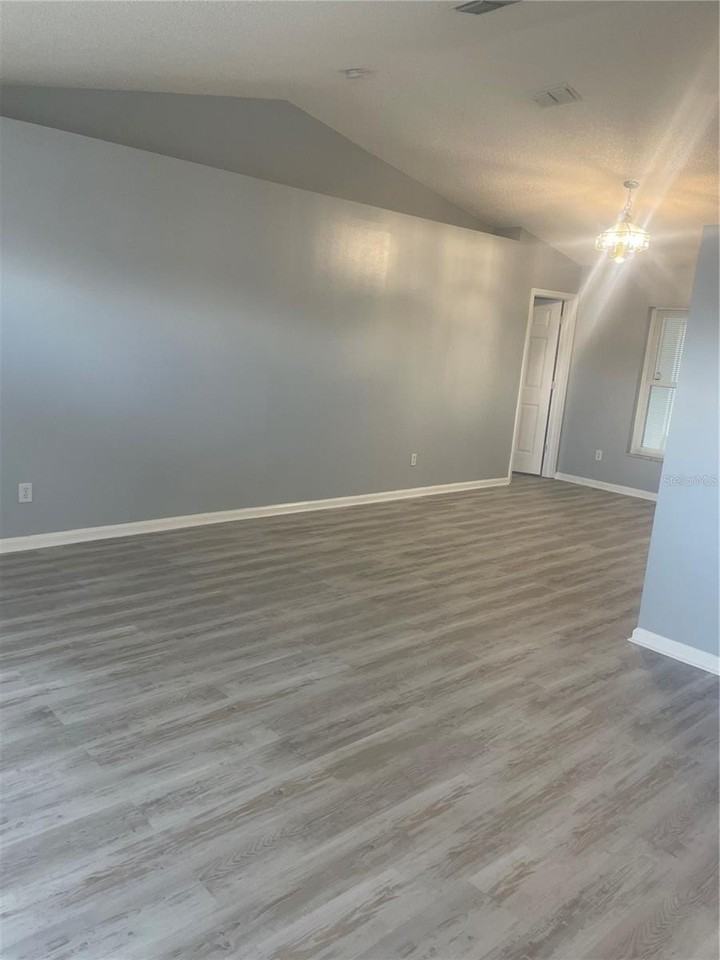 116 Crescent Ct - Photo 5 of 45