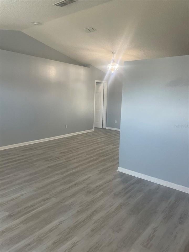 116 Crescent Ct - Photo 6 of 45