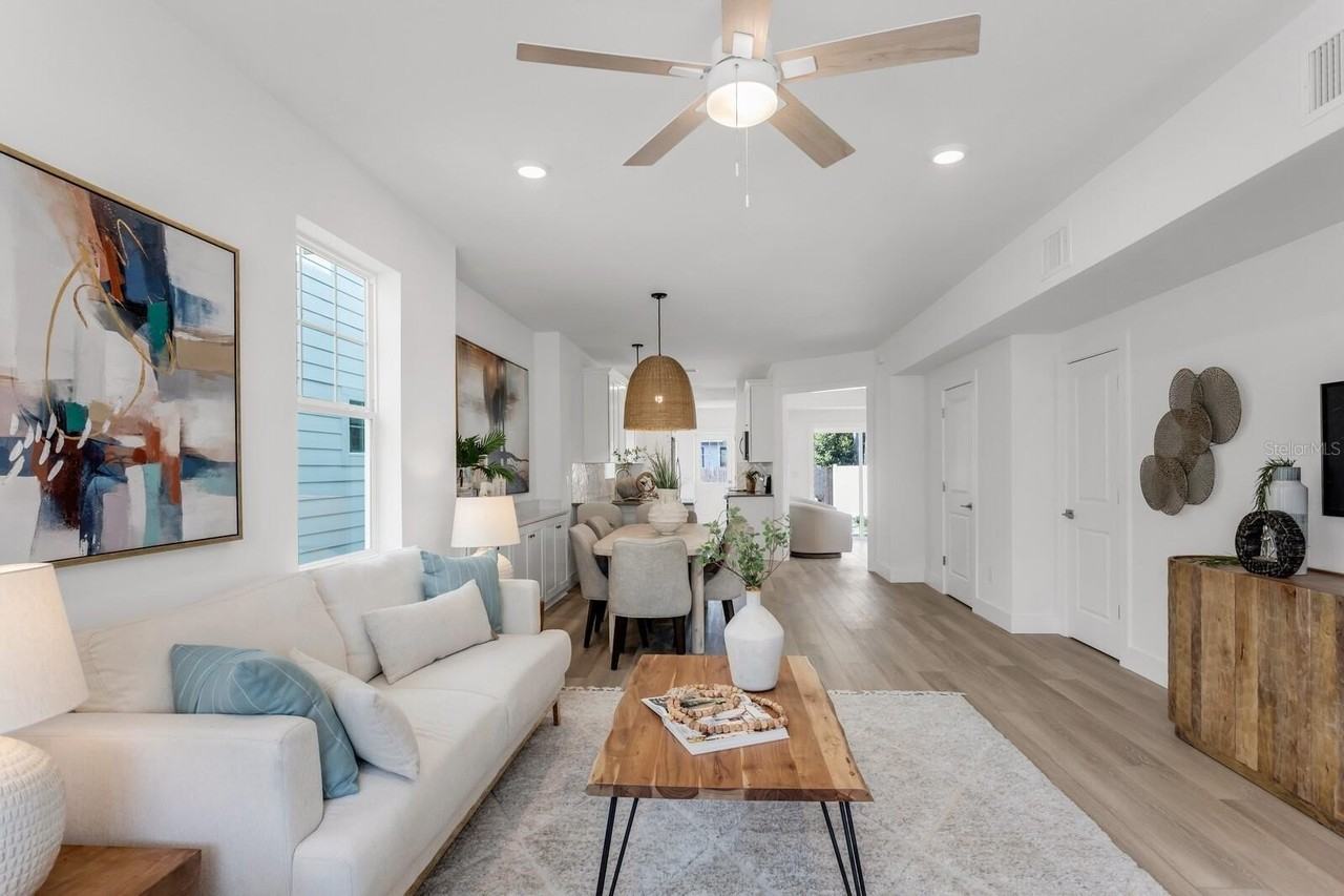 1912 W Chestnut St - Photo 4 of 30