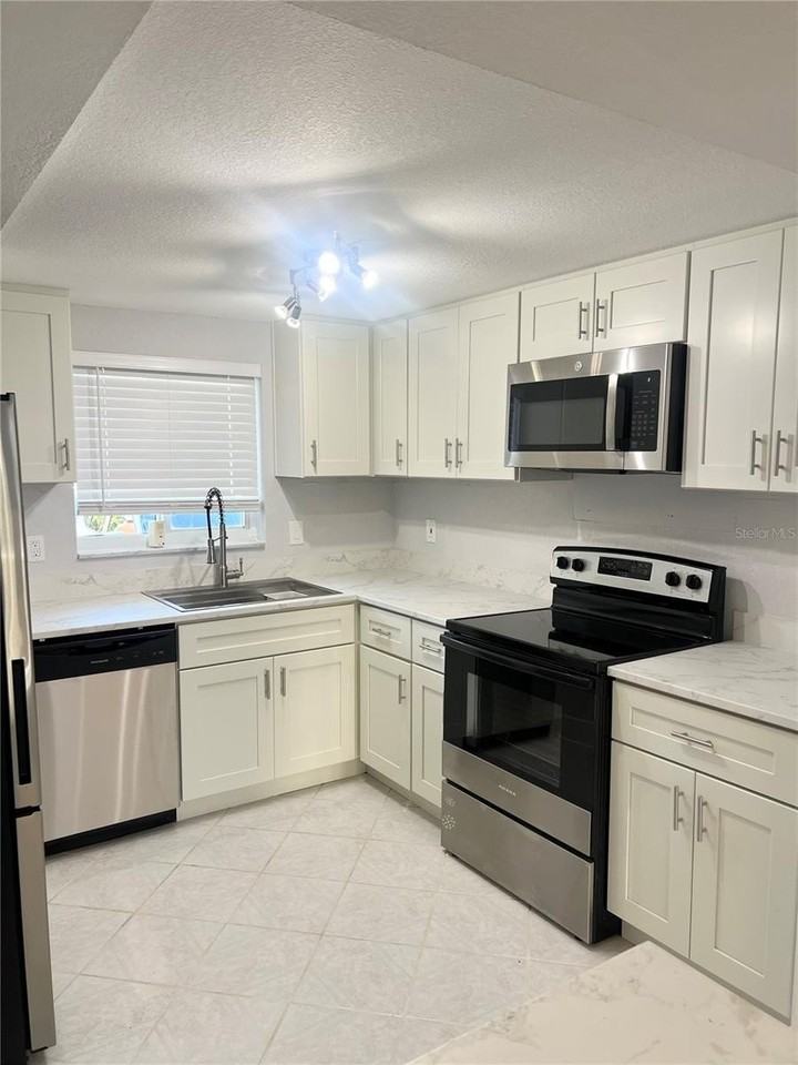 4550 Overlook Dr Ne #156 - Photo 2 of 19