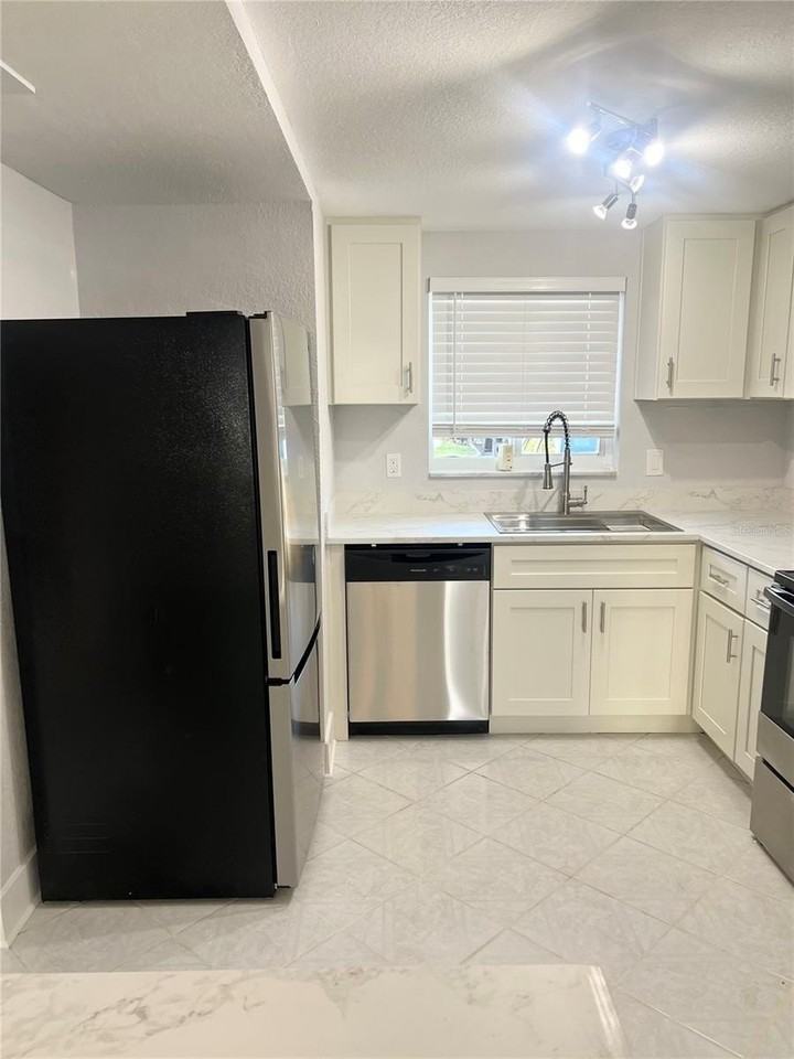 4550 Overlook Dr Ne #156 - Photo 3 of 19