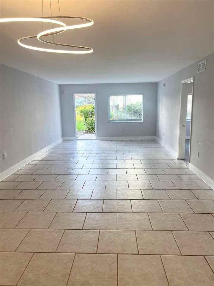 4550 Overlook Dr Ne #156 - Photo 5 of 19