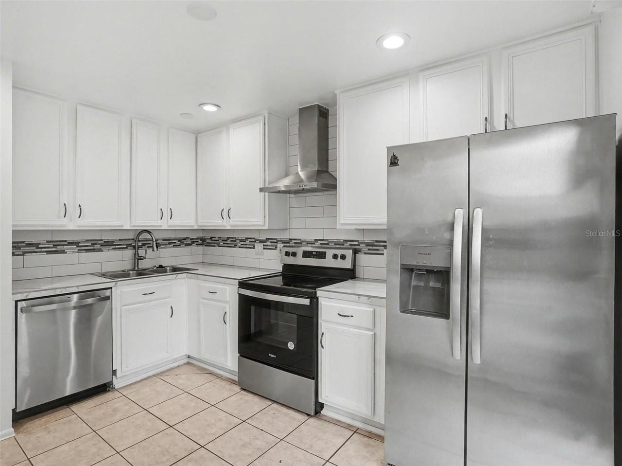 7102 Harbor Heights Cir - Photo 6 of 16