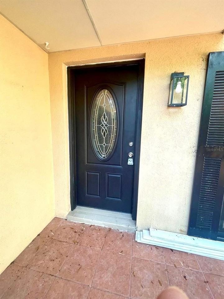 2712 14th Ct - Photo 3 of 45